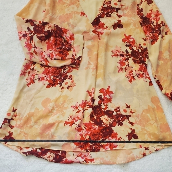 Bundle Only:‎ Rose + Olivia Spring Forward Floral Flowy Top  Size L - Picture 4 of 15